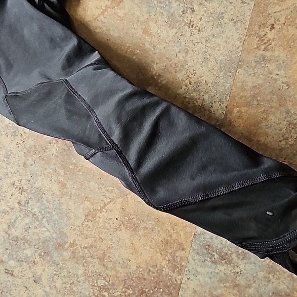 Athleta Crops - Picture 2 of 4